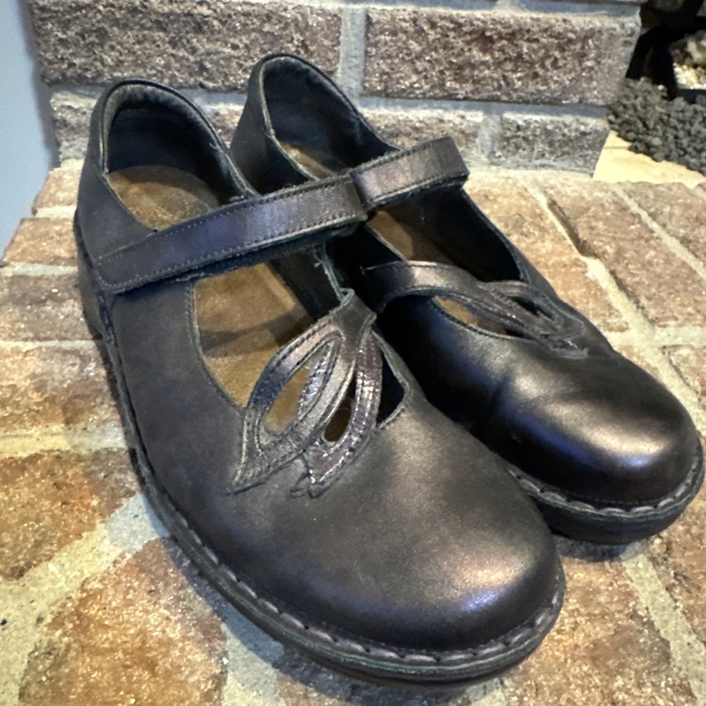 Naot Primrose Purple Leather Comfort Chunky Heeled Mary Janes Size 41 Size 10US